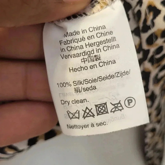 J.Crew 100% Silk Leopard Print Button Down Oversized Blouse(00) - Picture 9 of 10